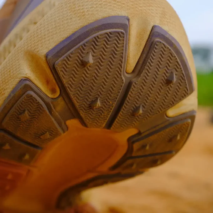 Condor 3 Engineered-Mesh Areia White Gradient