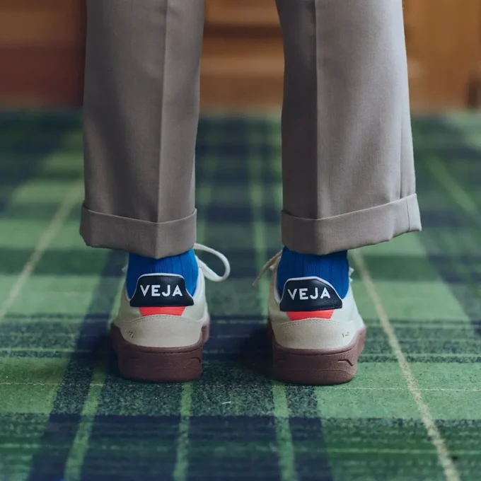 V-90 Leather Pierre Almond Black V-90 Leather Pierre Almond Black