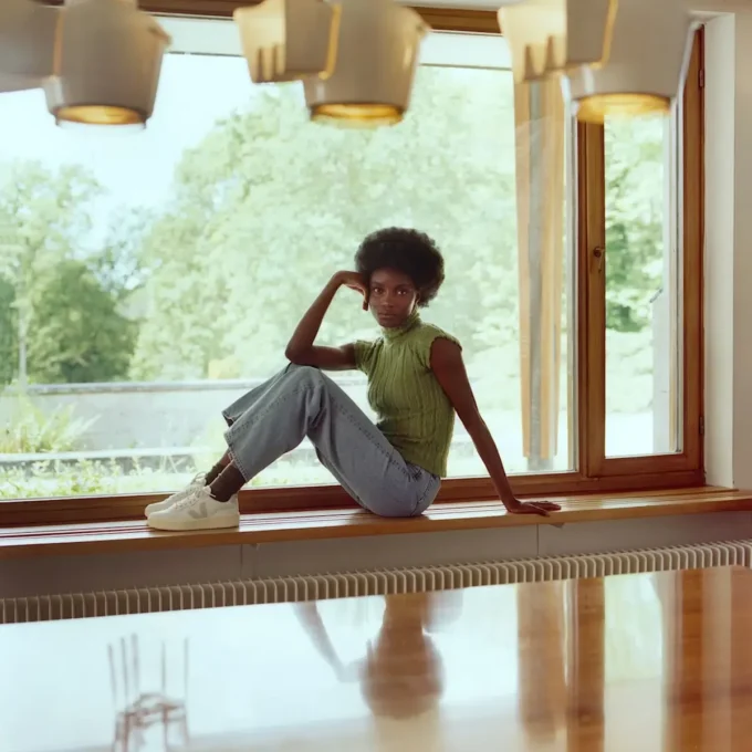 V-90 Leather White Natural V-90 Leather White Natural